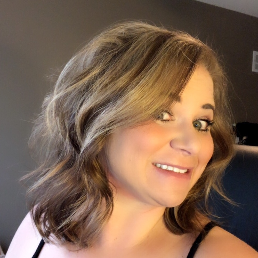 Meet your Posher, Angie